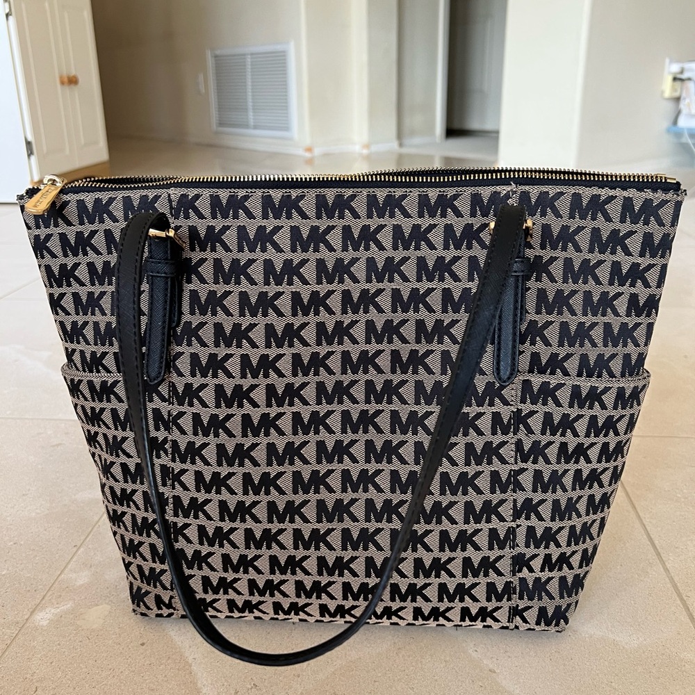 Michael Kors Signature Monogram Black and Tan Tote - Picture 2 of 13